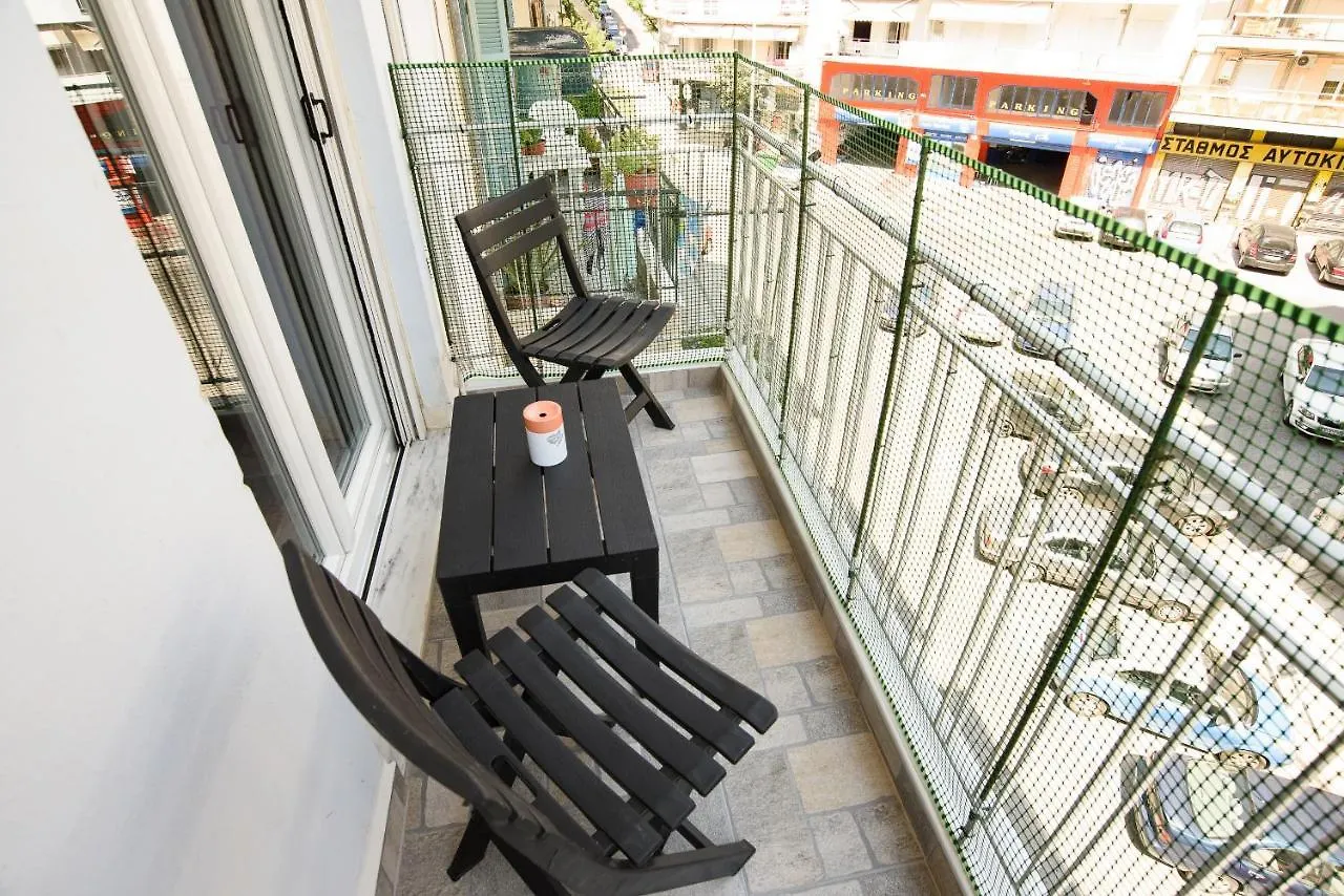 Salonika Downtown Spacious Apartment Салоники
